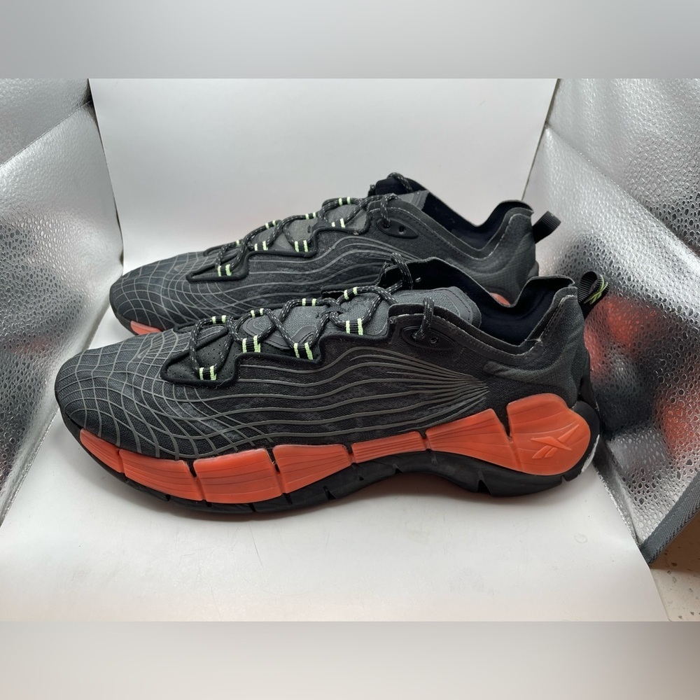 Reebok Zig Kinetica II size 12 -HEAD TURNERs WHOW! Send Offers